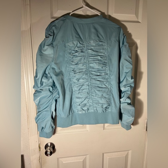 Stylish Bomber Jacket - Picture 3 of 5